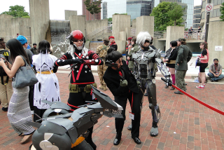Illustration for article titled This Is How You Cosplay Metal Gear Rising Characters